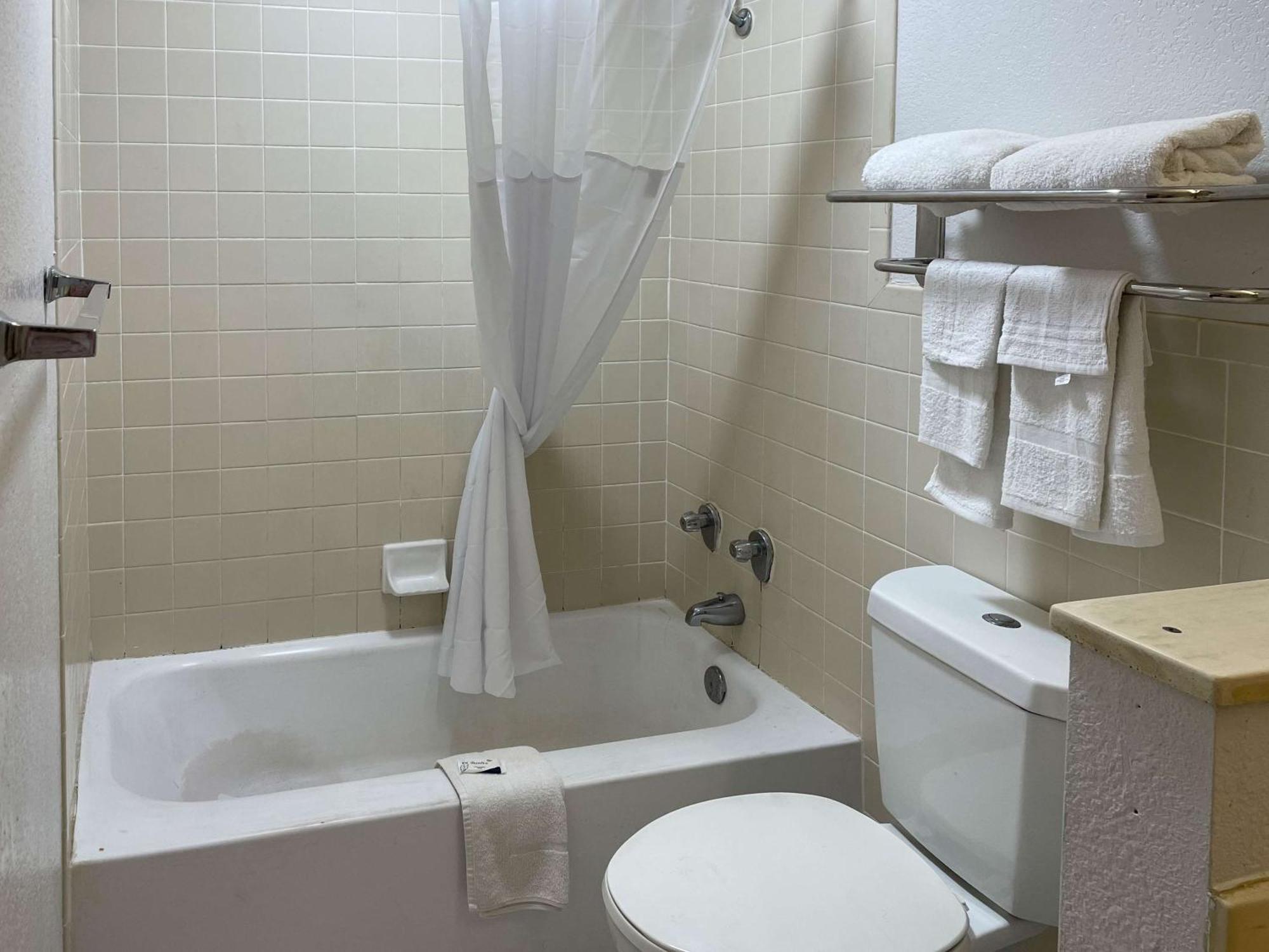 Motel 6 Opelika Al Kültér fotó